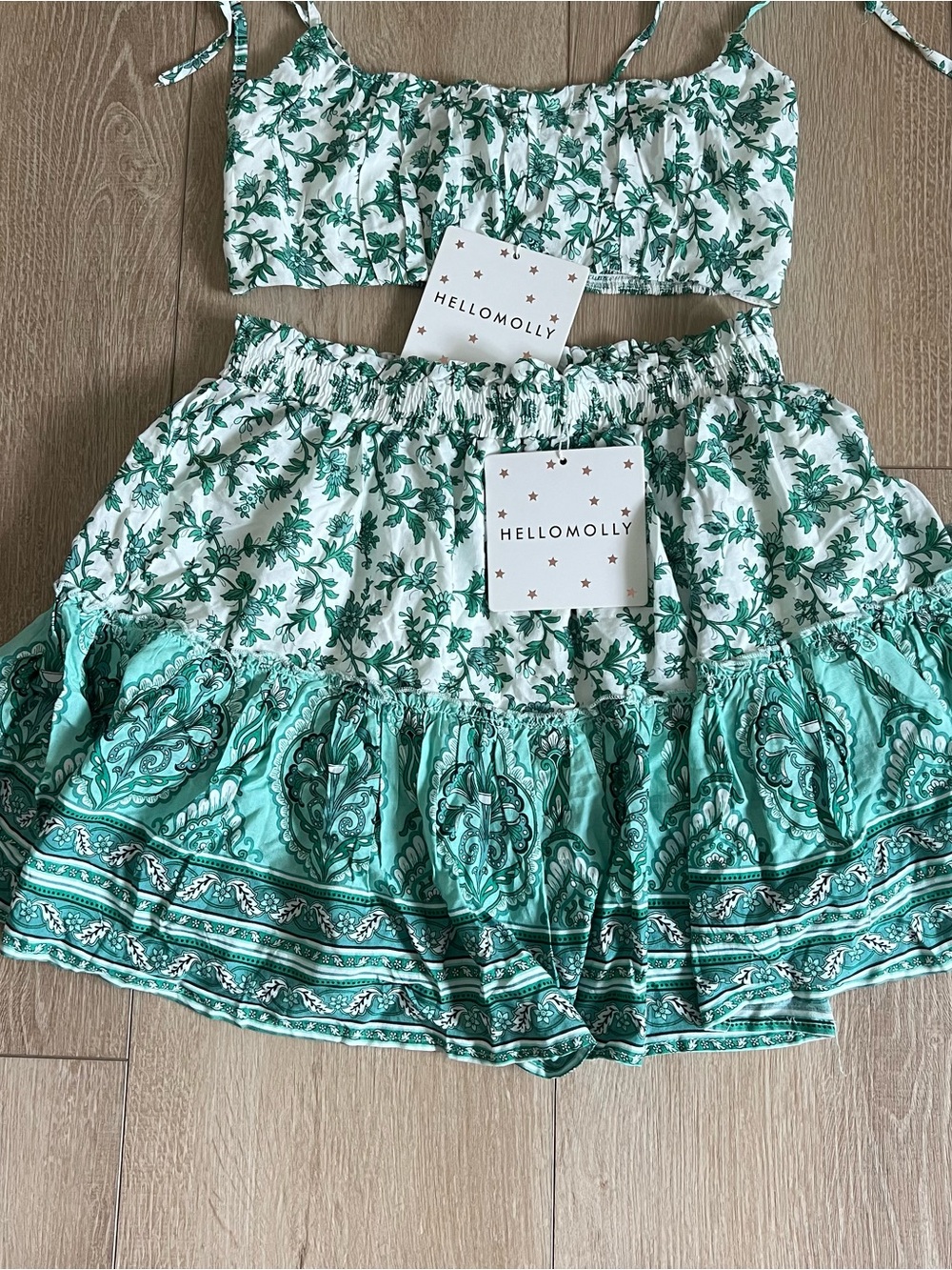 NWT Hello Molly Green Floral Pattern Two Piece Set Crop Top and Skirt size M - Picture 4 of 8